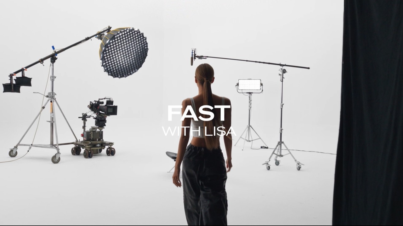 Foto aktivitas terbaru Lisa (BLACKPINK)