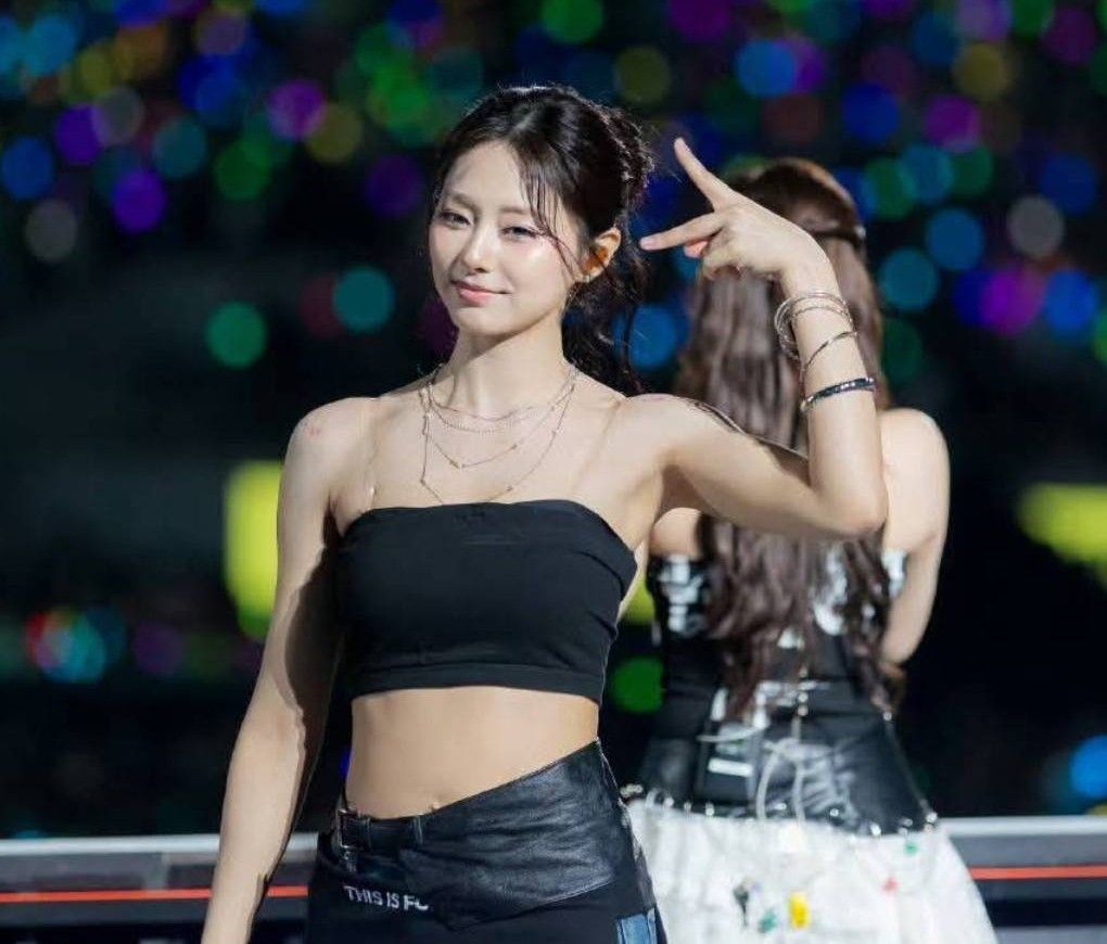 Potret di balik layar Tzuyu (TWICE)
