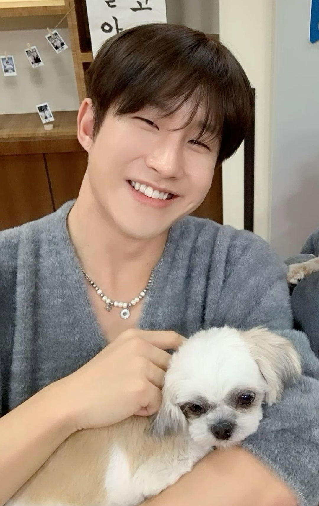 Latest photo of Jinjin (ASTRO)