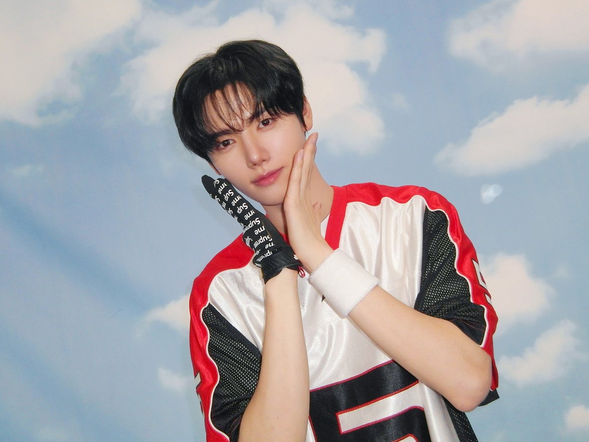 Recent activity shot of CRAVITY