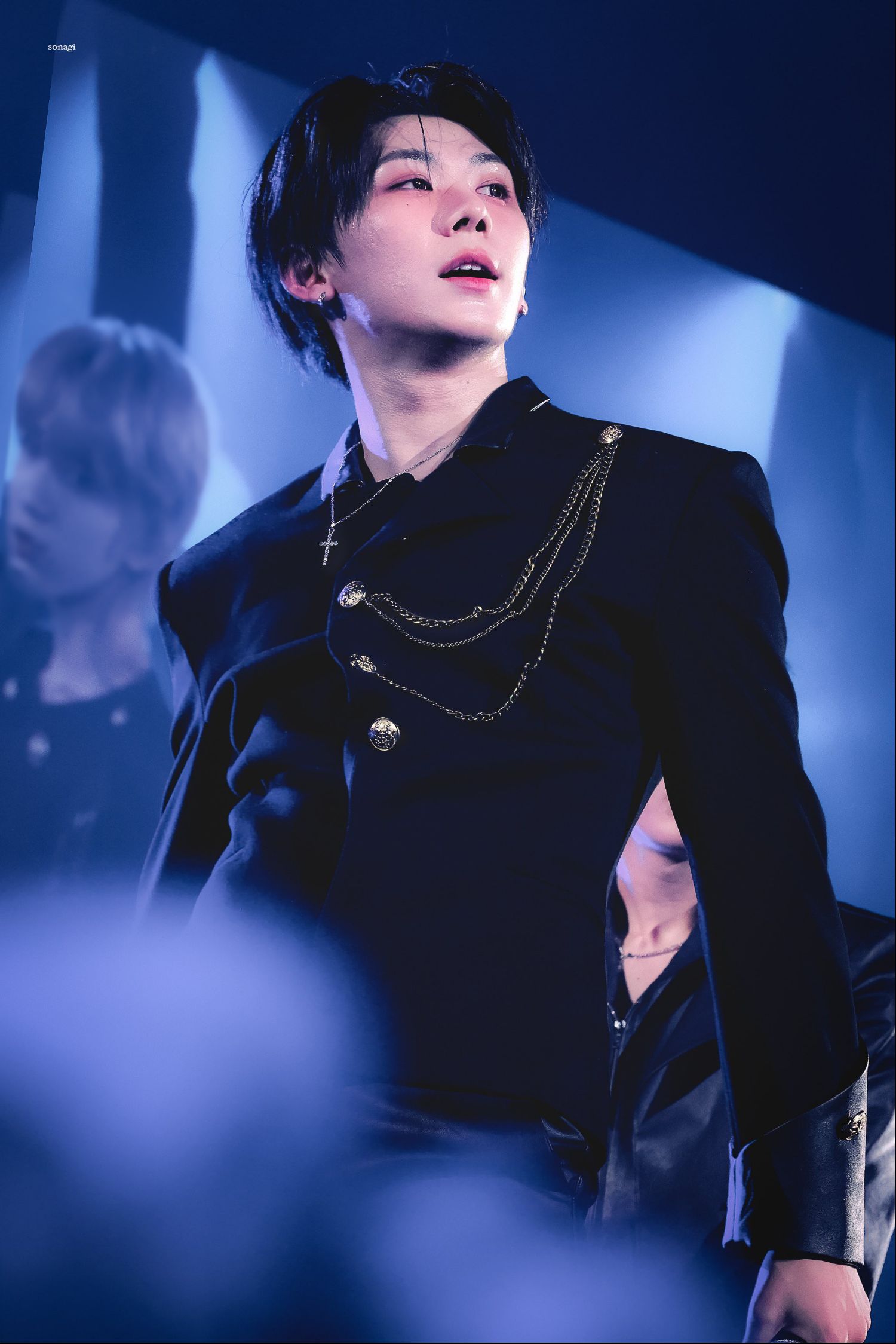 A moment captured by Park Han (AHOF)'s fan