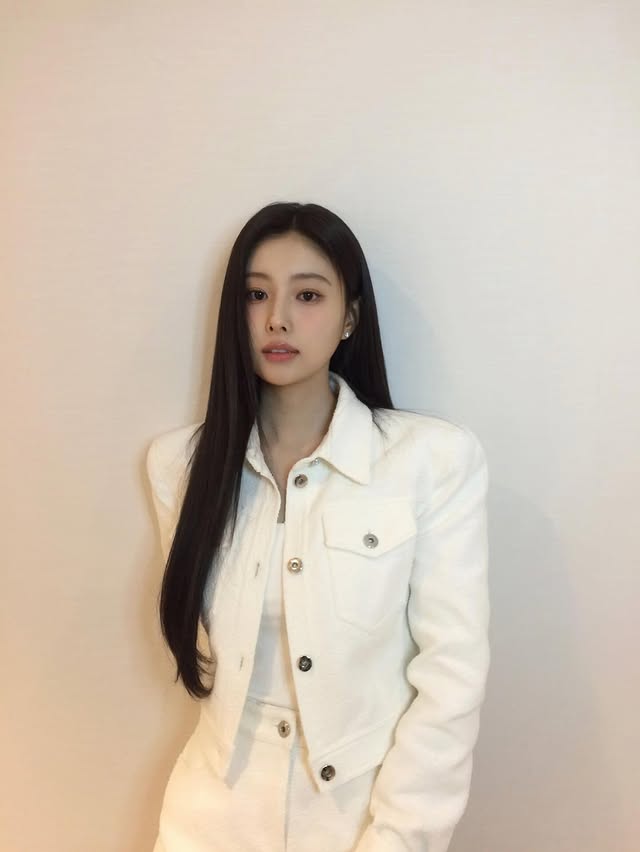 Latest photo of Kang Hyewon