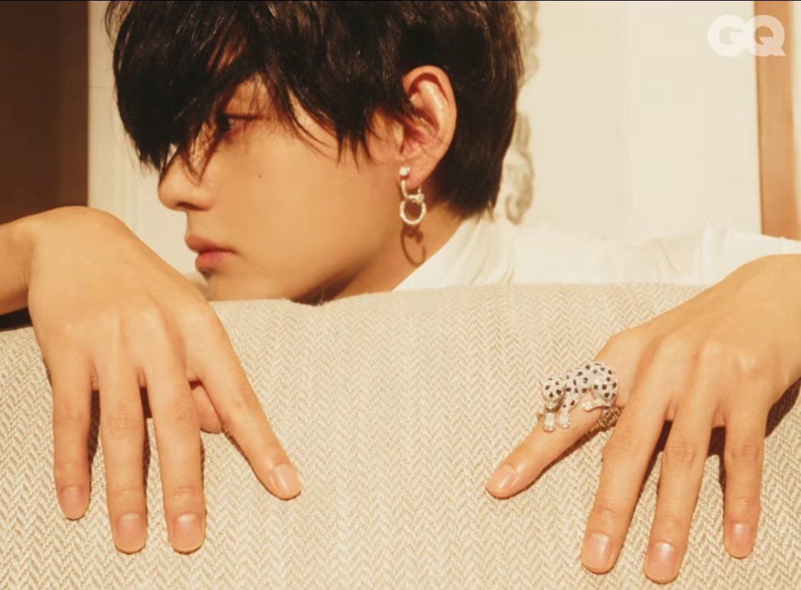 Latest photo of V (BTS)