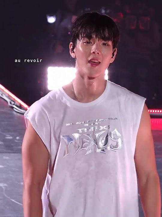 A moment captured by Shownu (MONSTA X)'s fan