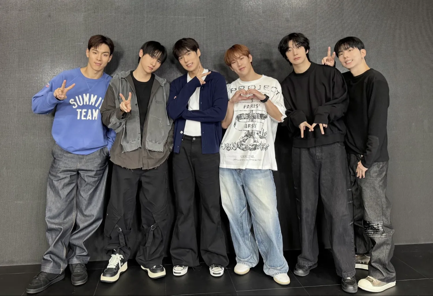 Foto aktivitas terbaru MONSTA X