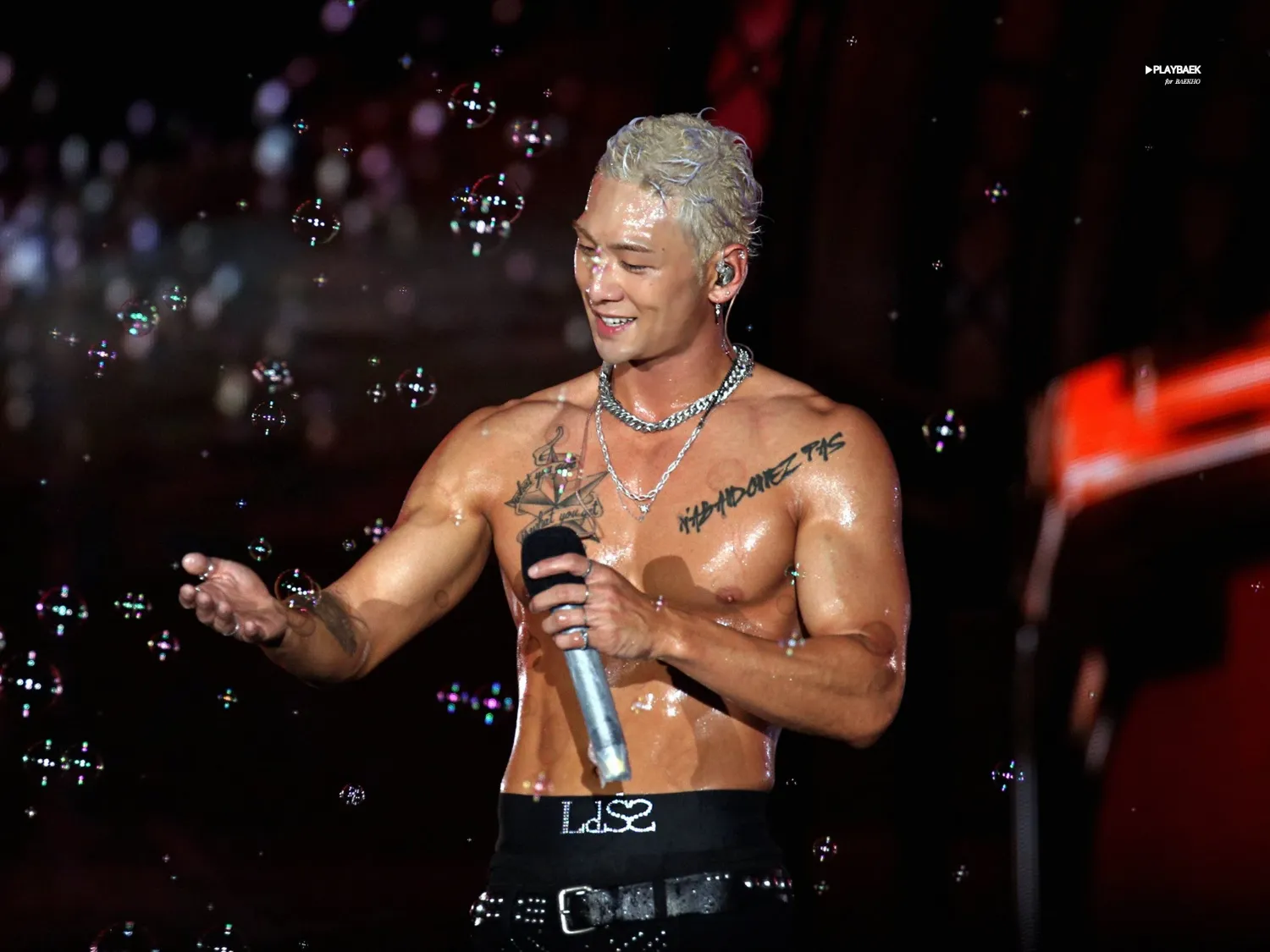 백호의 비하인드 컷