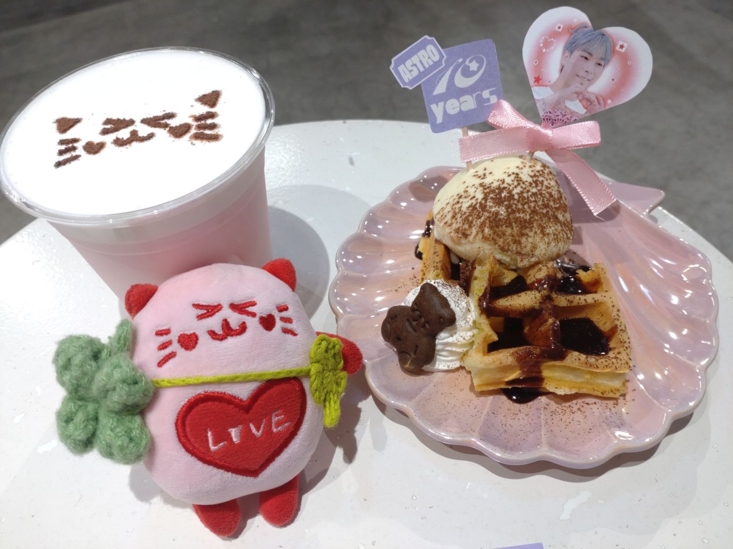 A moment captured by Moonbin (ASTRO)'s fan