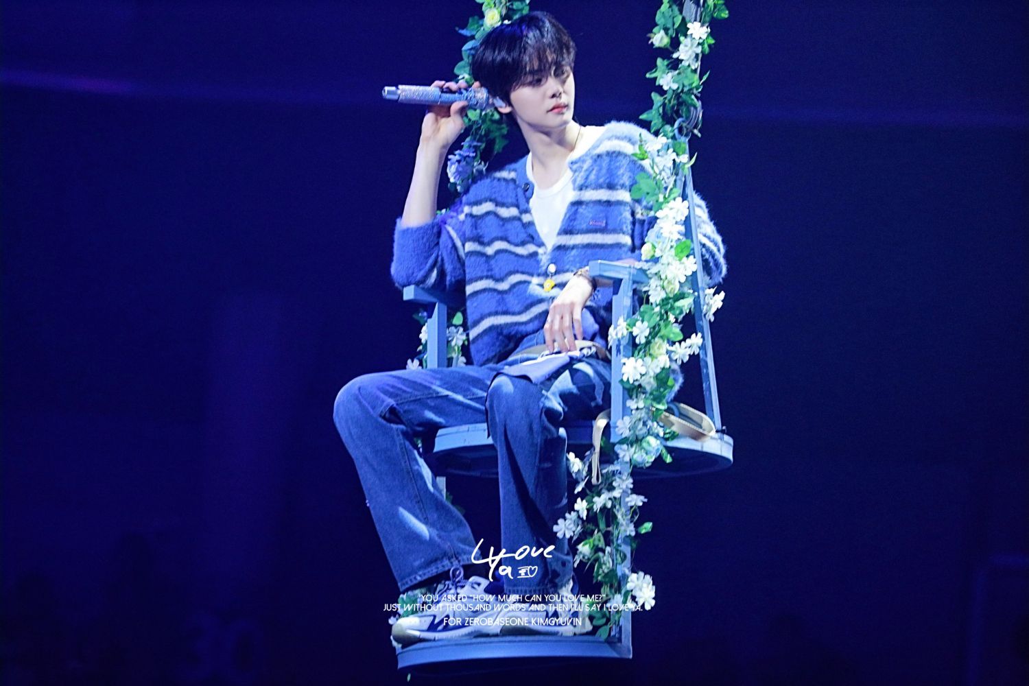 Latest photo of Kim Gyuvin (ZEROBASEONE)