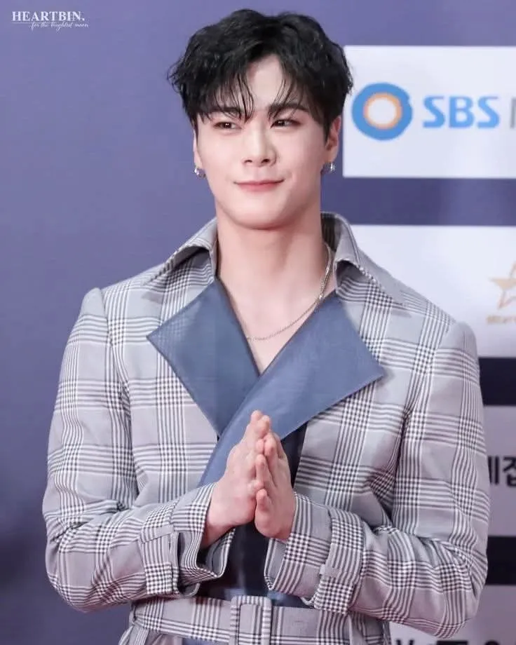 Behind-the-scenes cut of Moonbin (ASTRO)