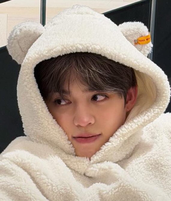 A moment captured by S.Coups (SEVENTEEN)'s fan