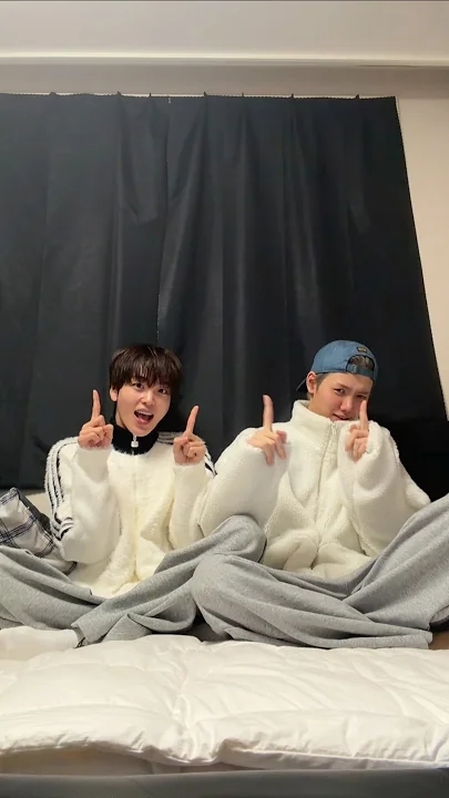 Recent activity shot of Hyeongjun (CRAVITY)