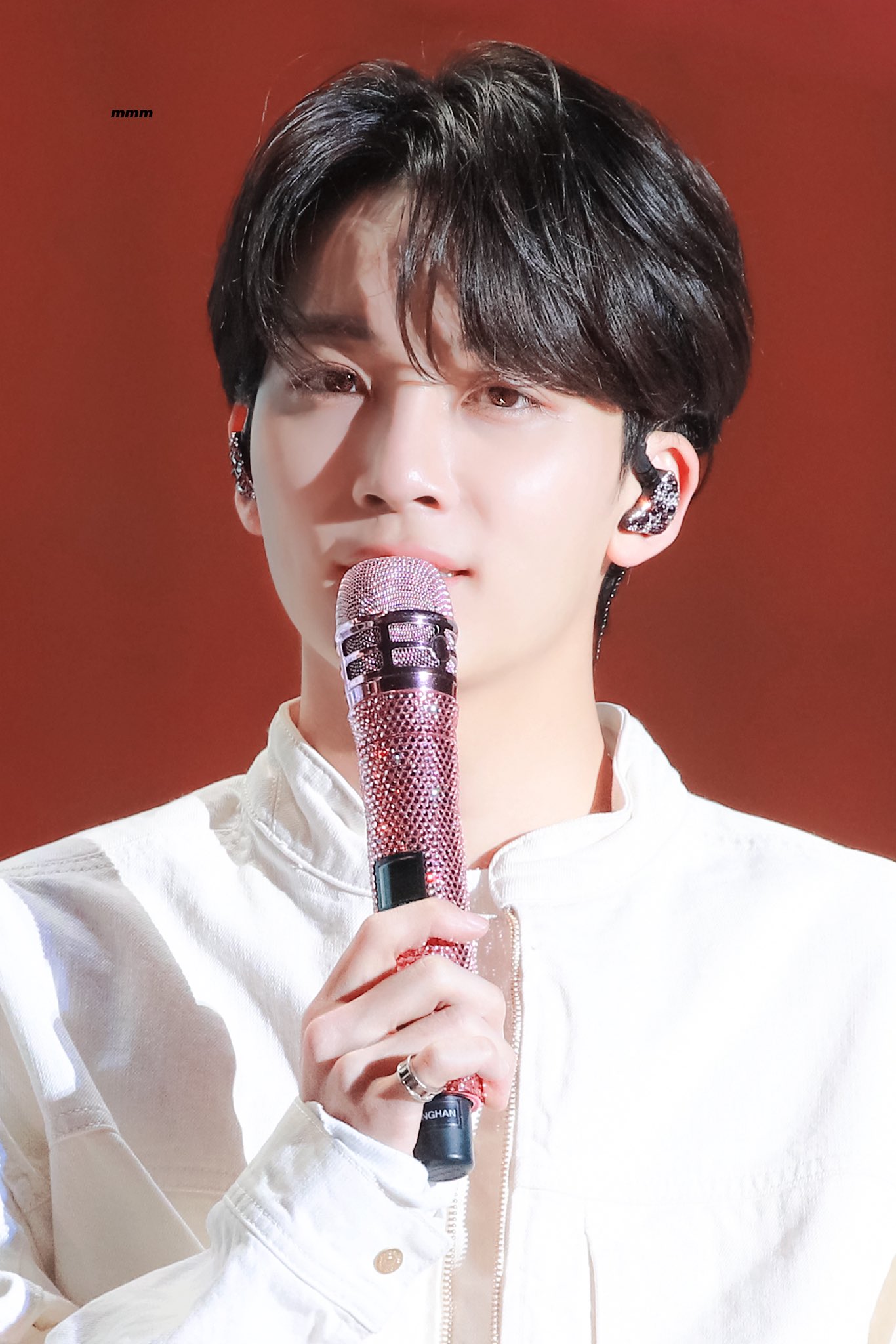 Recent activity shot of Jeonghan (SEVENTEEN)