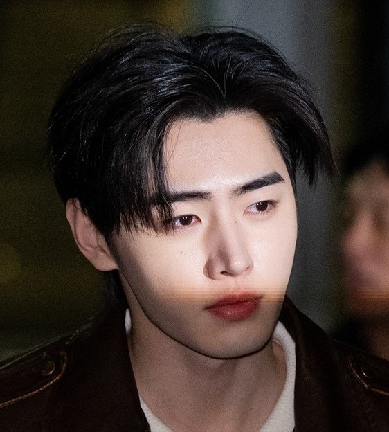 Latest photo of Sunghoon (ENHYPEN)