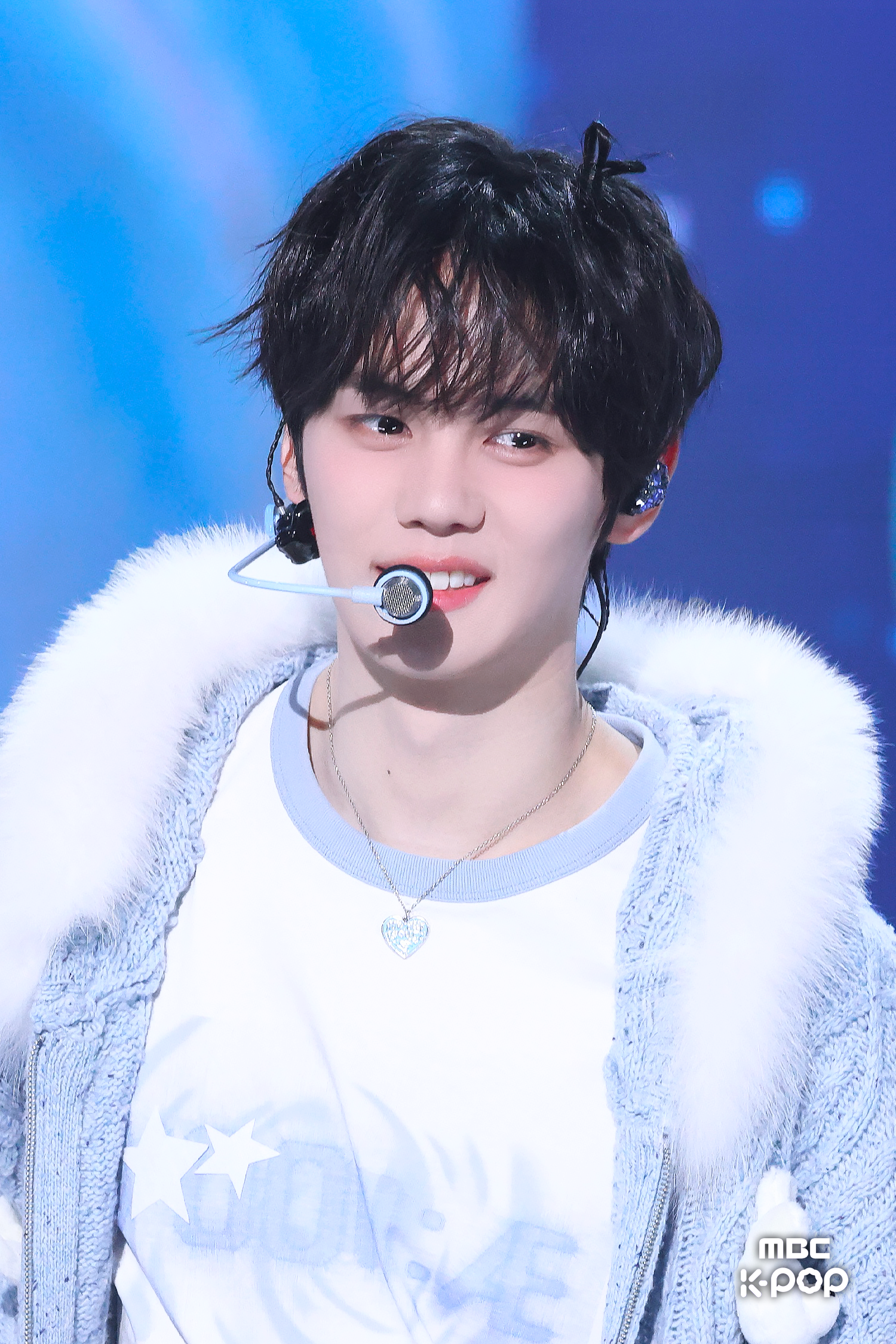 A moment captured by Kim Gyuvin's fan