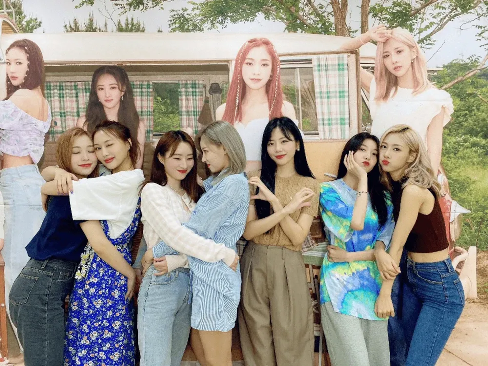 Momen yang diabadikan oleh penggemar DREAMCATCHER