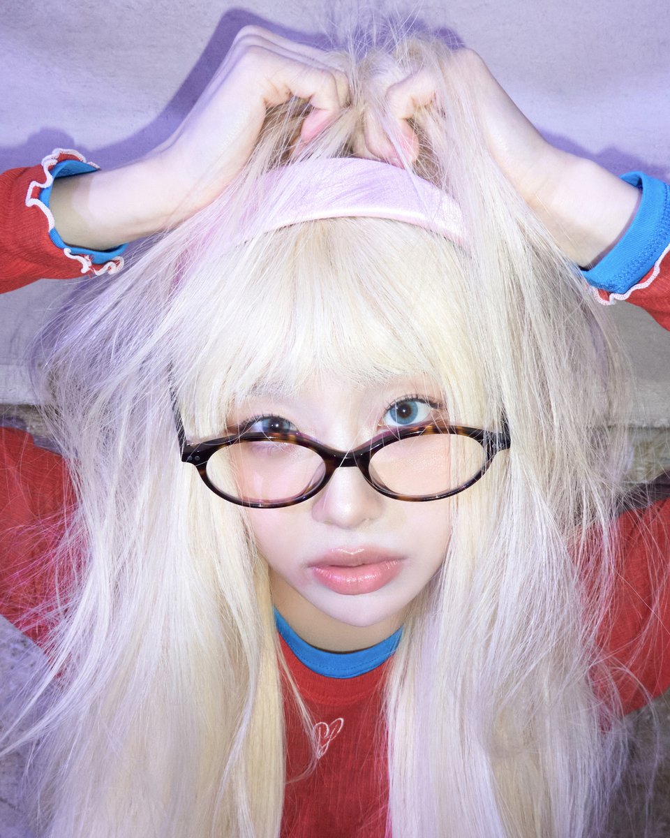 Recent activity shot of Chuu