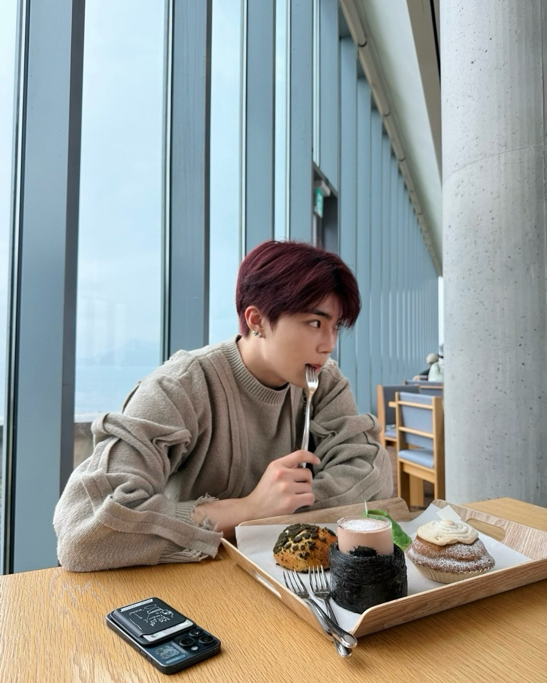 A moment captured by Park Gunwook (ZEROBASEONE)'s fan