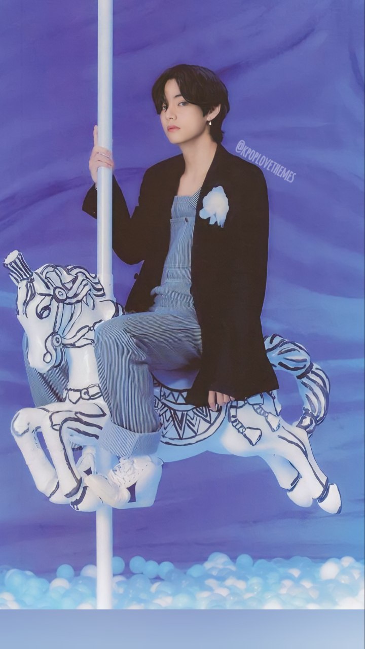 A heartfelt wallpaper shared by V (BTS)'s fans