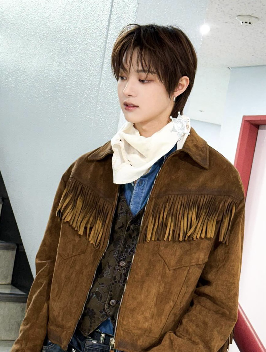 Recent activity shot of EJ (&TEAM)