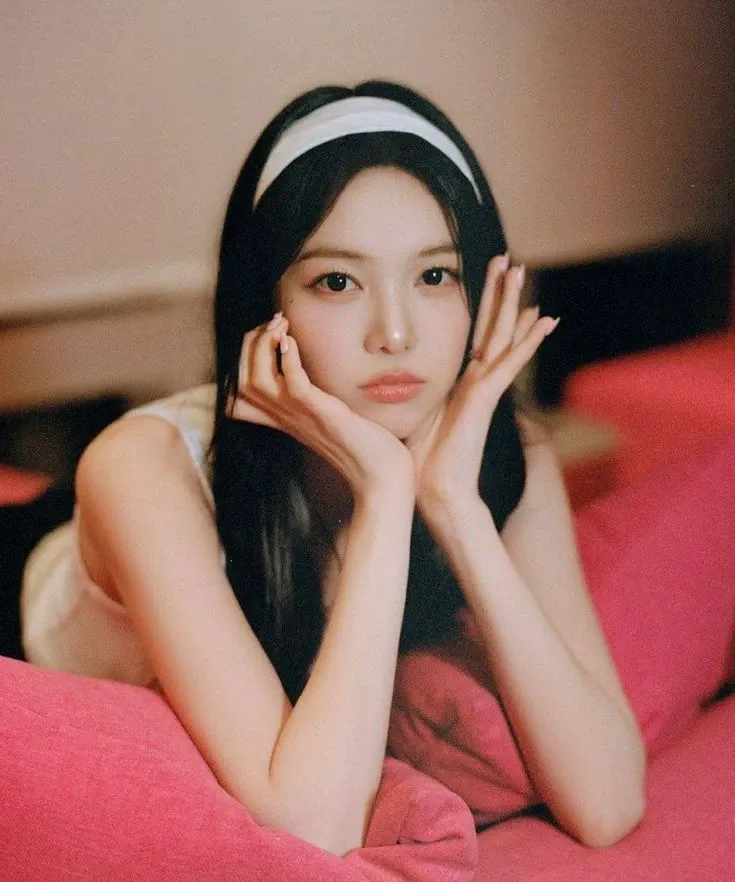 A moment captured by Ian (Hearts2Hearts)'s fan