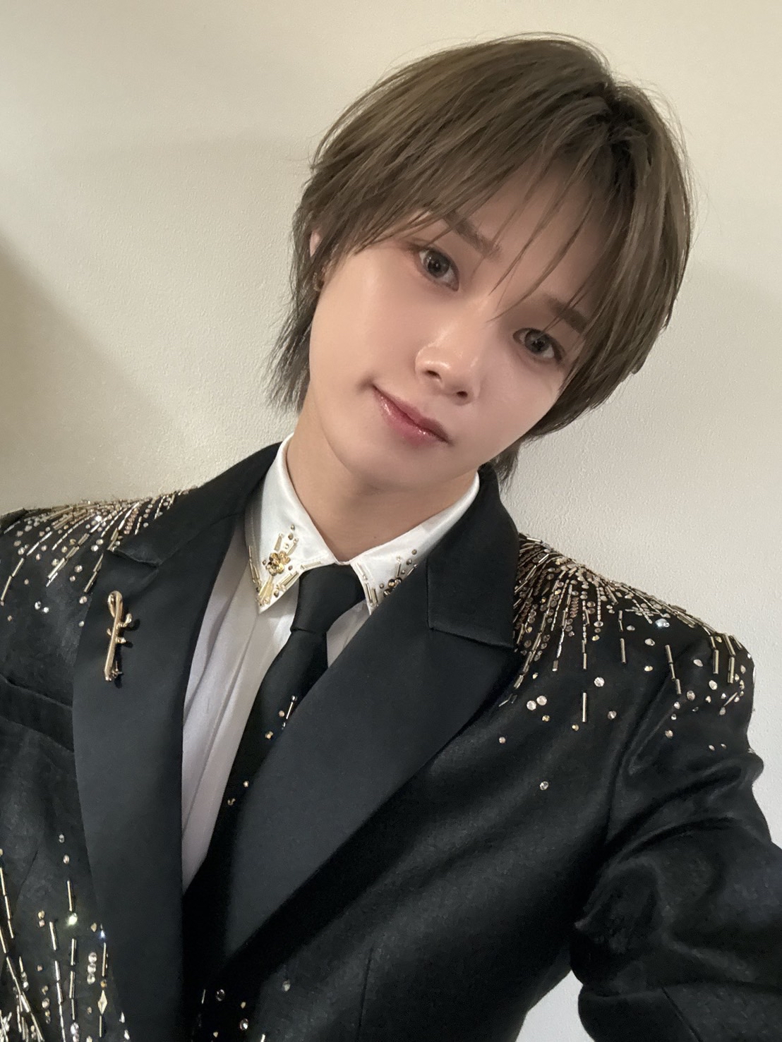 Behind-the-scenes cut of K (&TEAM)