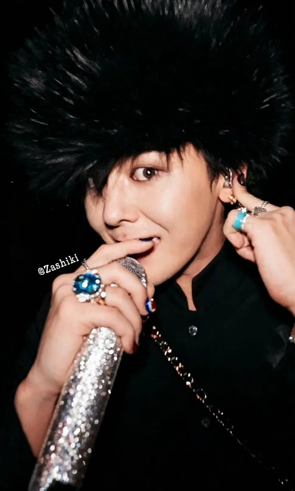 Fan-made special wallpaper for G-DRAGON (BIGBANG)