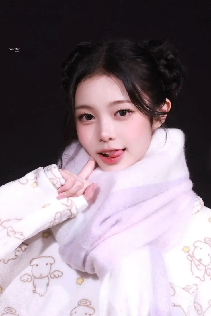 Behind-the-scenes cut of Ian (Hearts2Hearts)