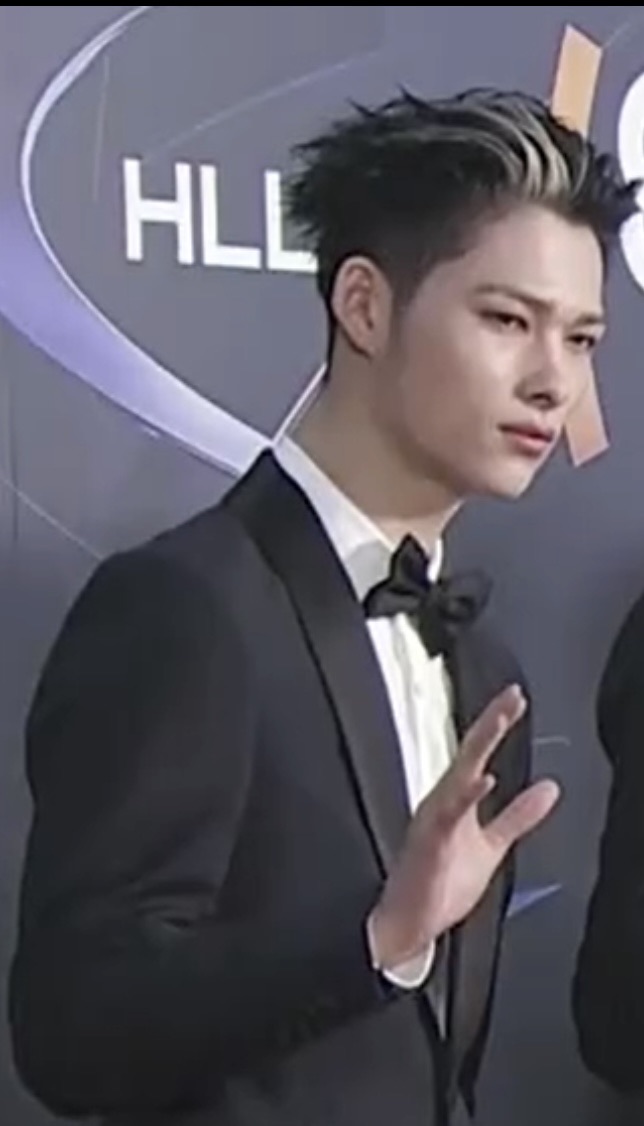 A heartfelt wallpaper shared by NI-KI (ENHYPEN)'s fans