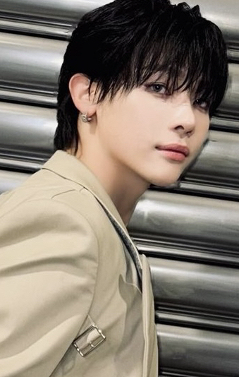 Latest photo of Nicholas (&TEAM)