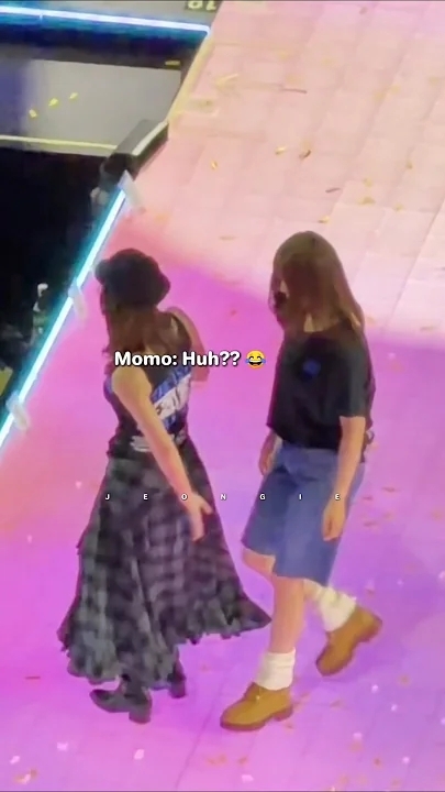 A heartfelt wallpaper shared by Momo (TWICE)'s fans