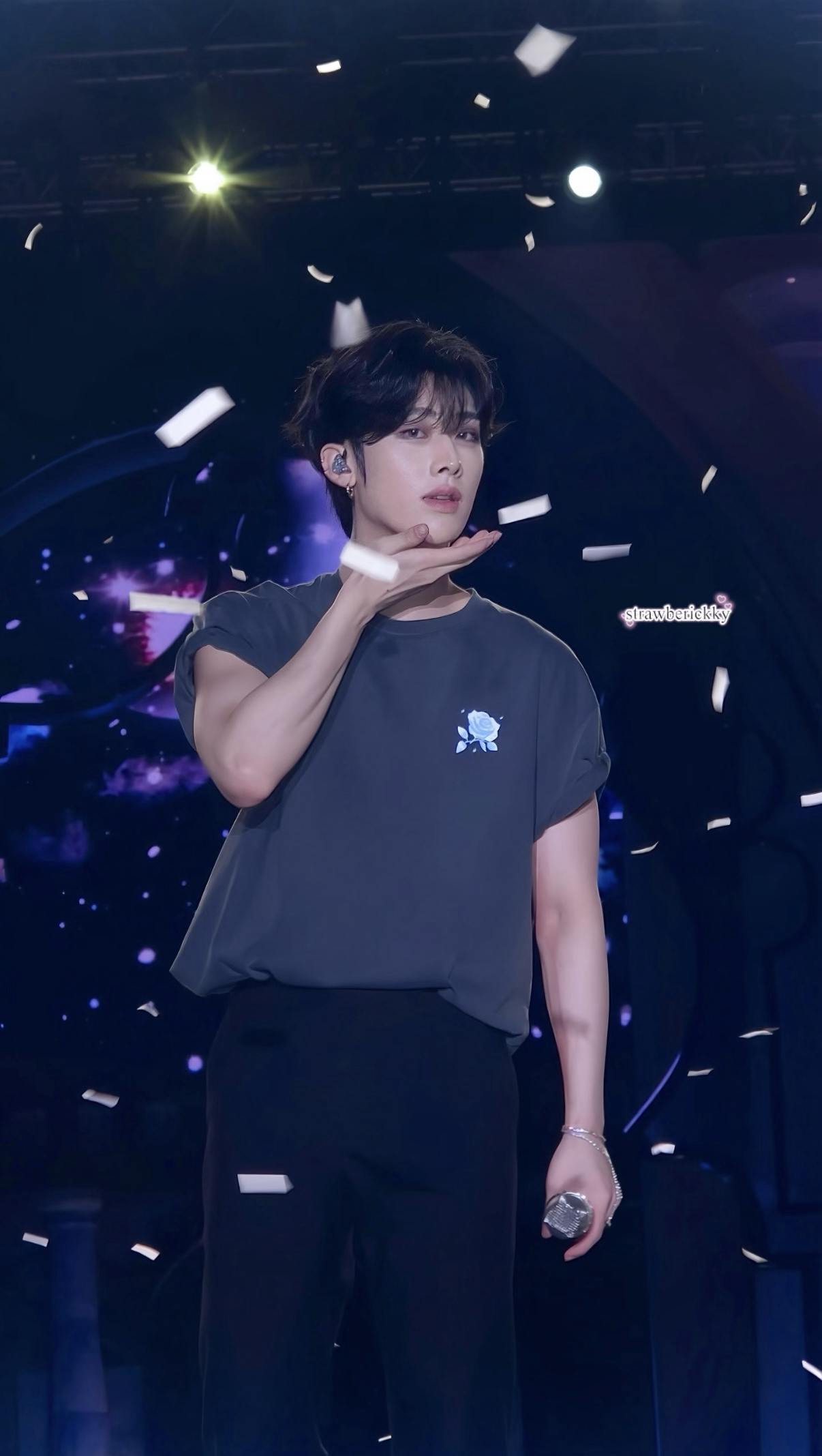 A heartfelt wallpaper shared by Ricky (AND2BLE)'s fans