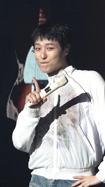 A heartfelt wallpaper shared by WOODZ's fans