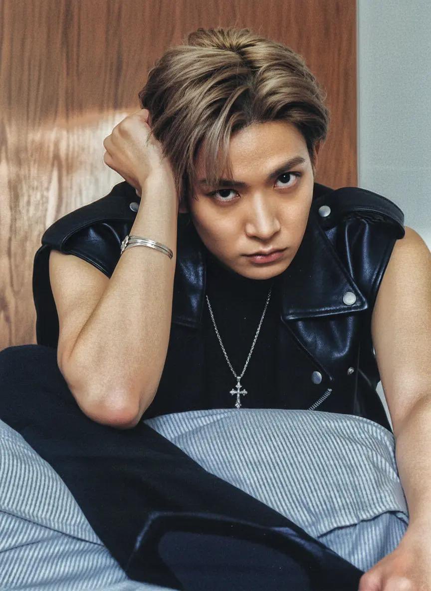 Latest photo of Heeseung