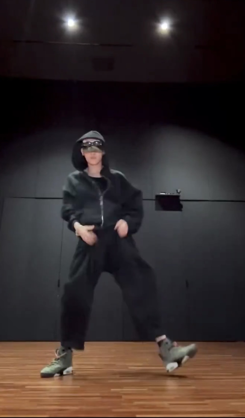 Latest photo of NI-KI (ENHYPEN)