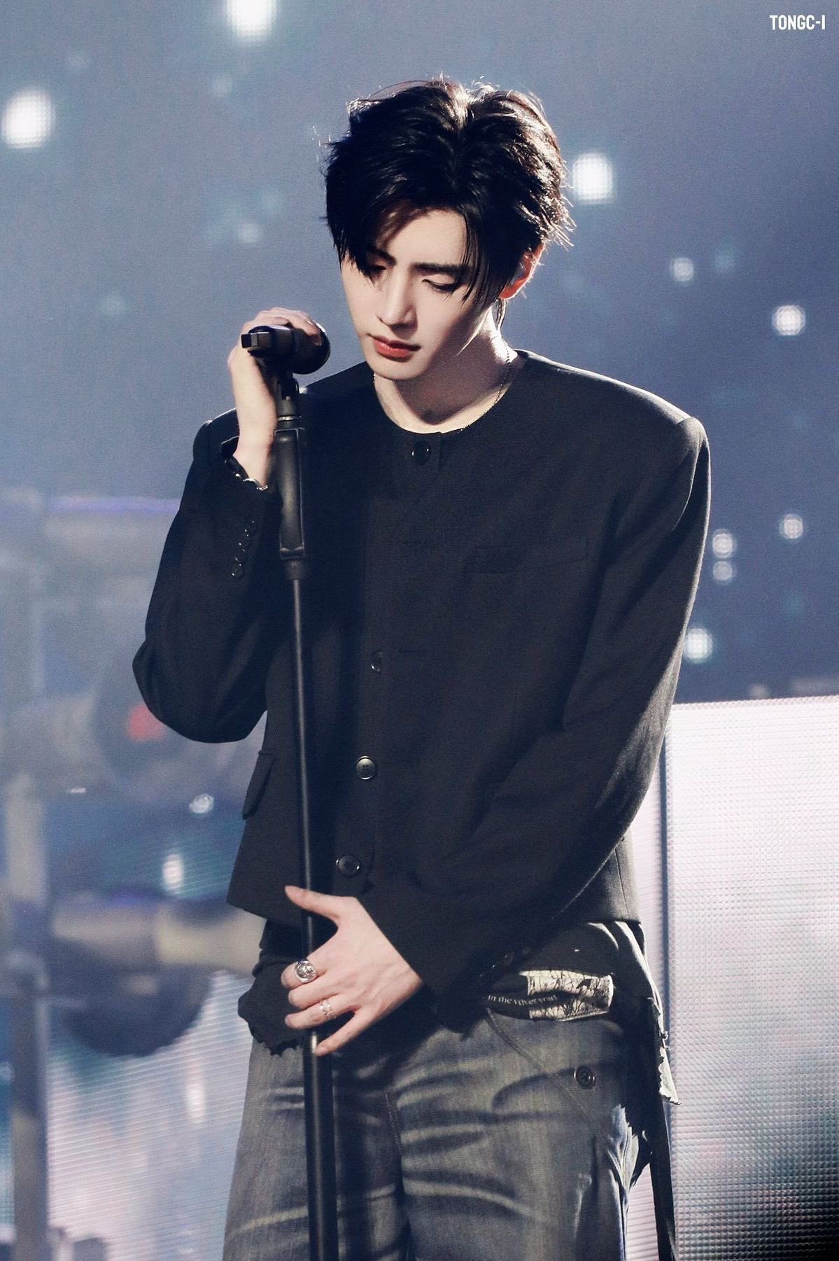 Behind-the-scenes cut of Sunghoon (ENHYPEN)