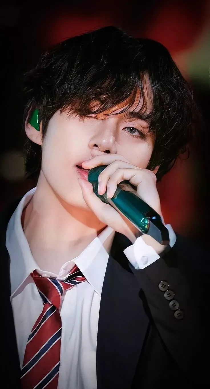 Fan-made special wallpaper for V (防彈少年團)