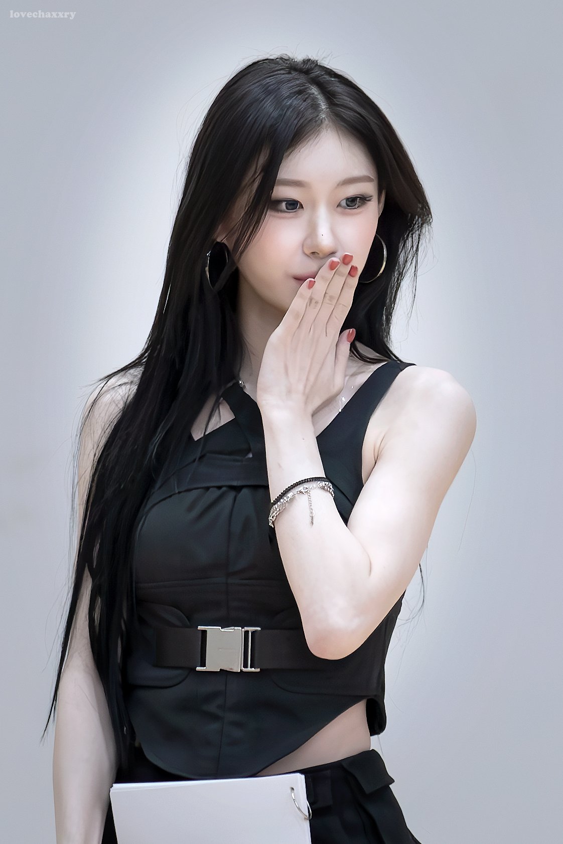 오늘 가장 핫한 케이팝 커뮤니티 피드