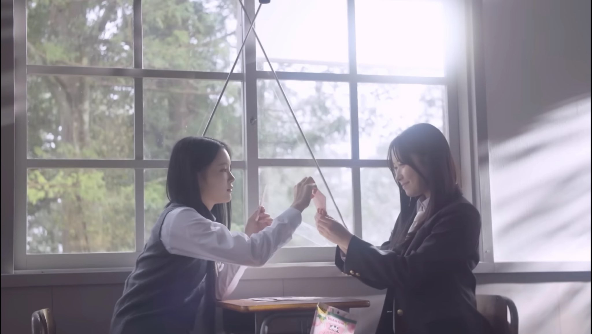 Behind-the-scenes cut of Kasahara Momona (ME:I)