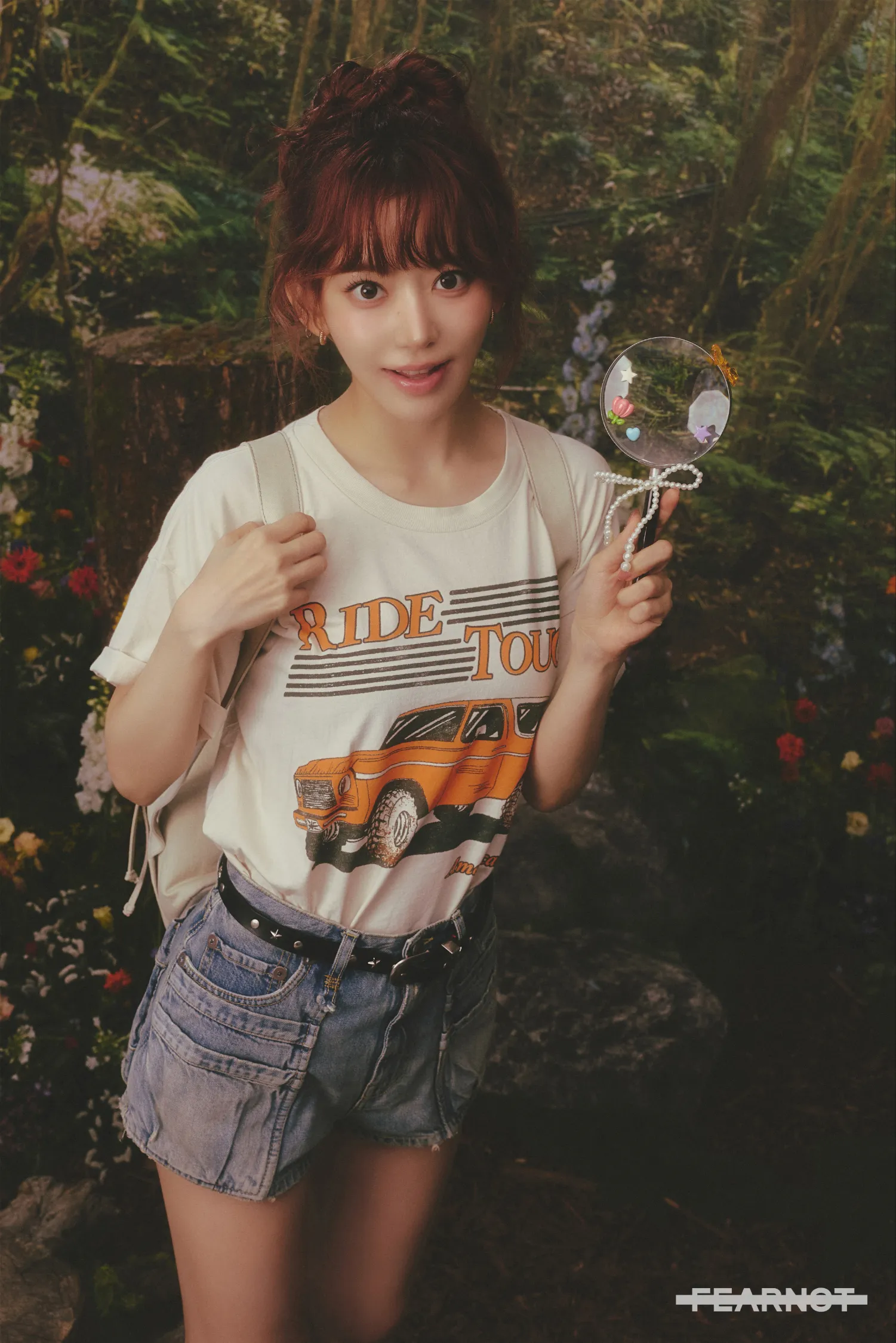 Behind-the-scenes cut of Sakura (LE SSERAFIM)