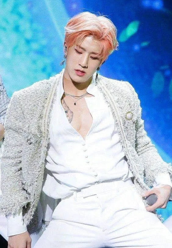 Latest photo of Jinjin (ASTRO)