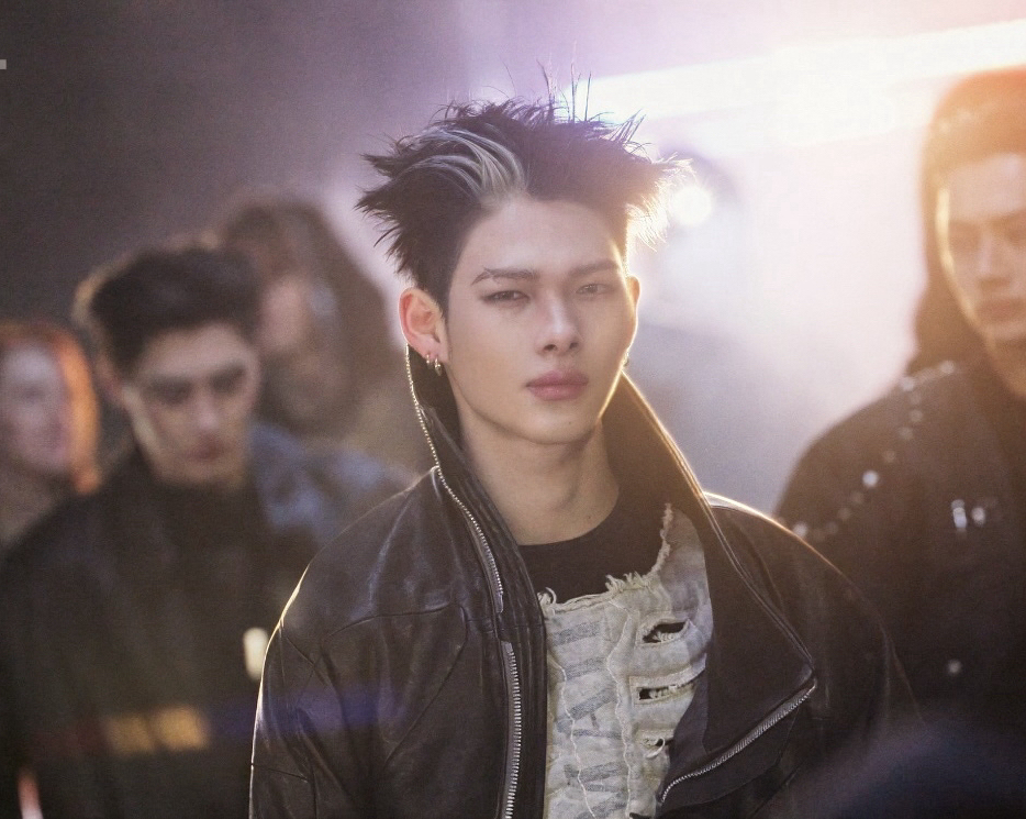 NI-KI (ENHYPEN)的最新照片