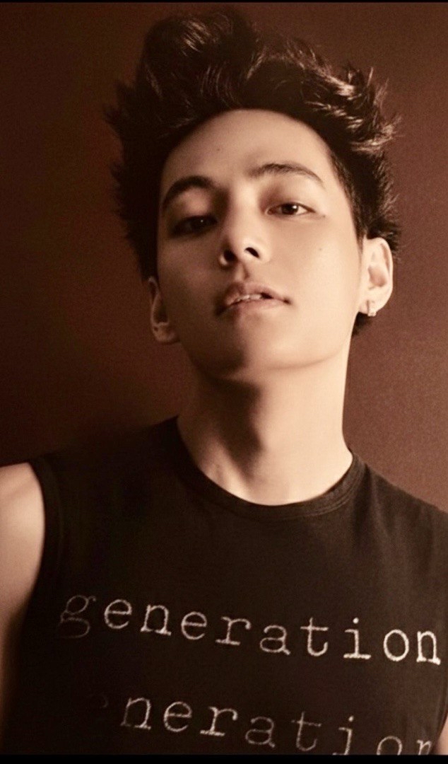 V (BTS)の舞台裏ショット