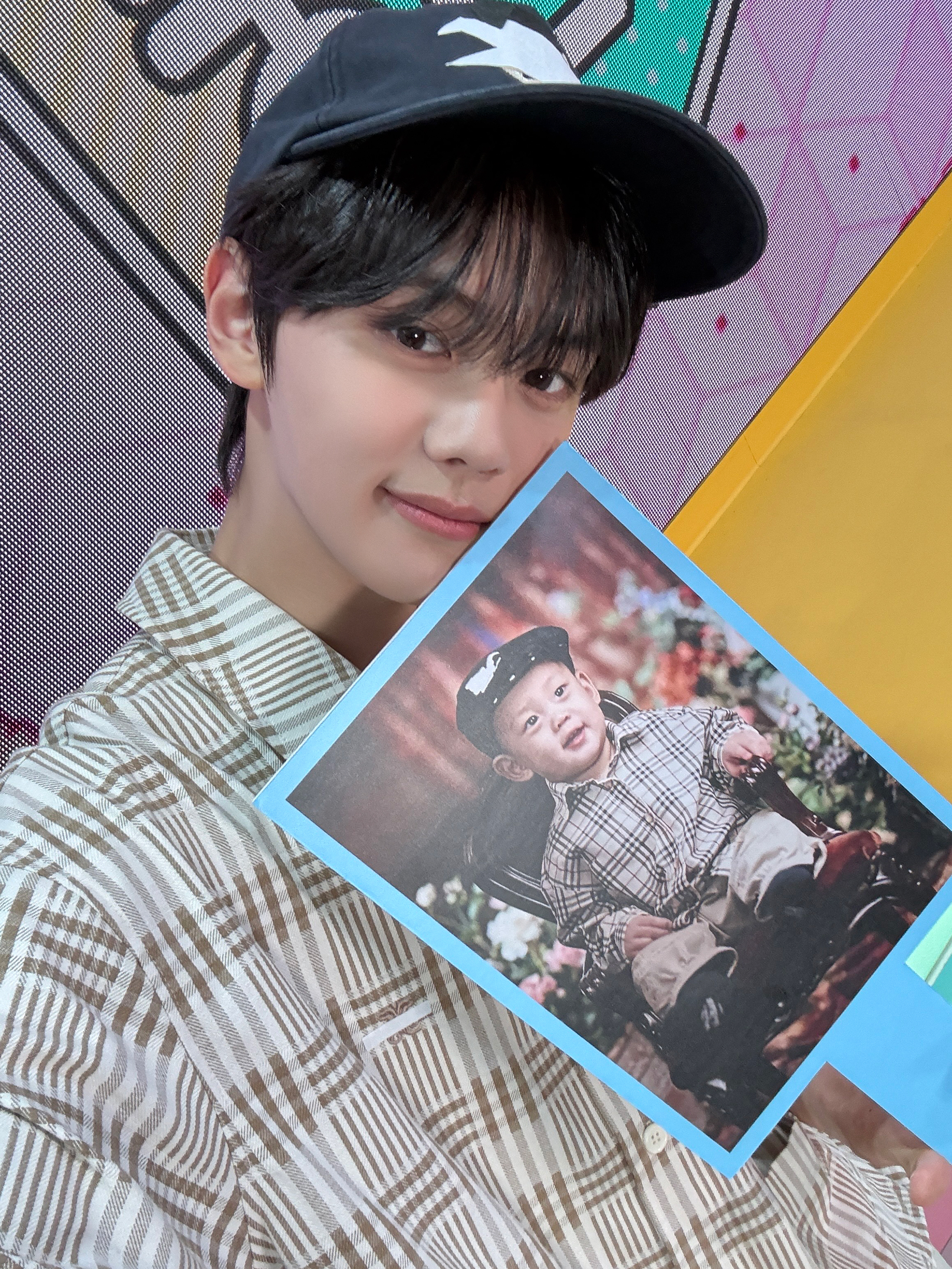 A moment captured by Kim Gyuvin's fan