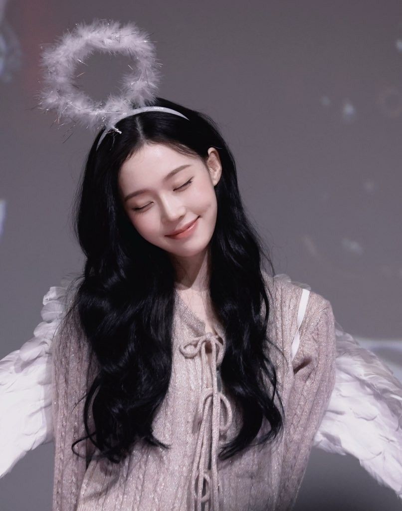 Behind-the-scenes cut of Winter (aespa)