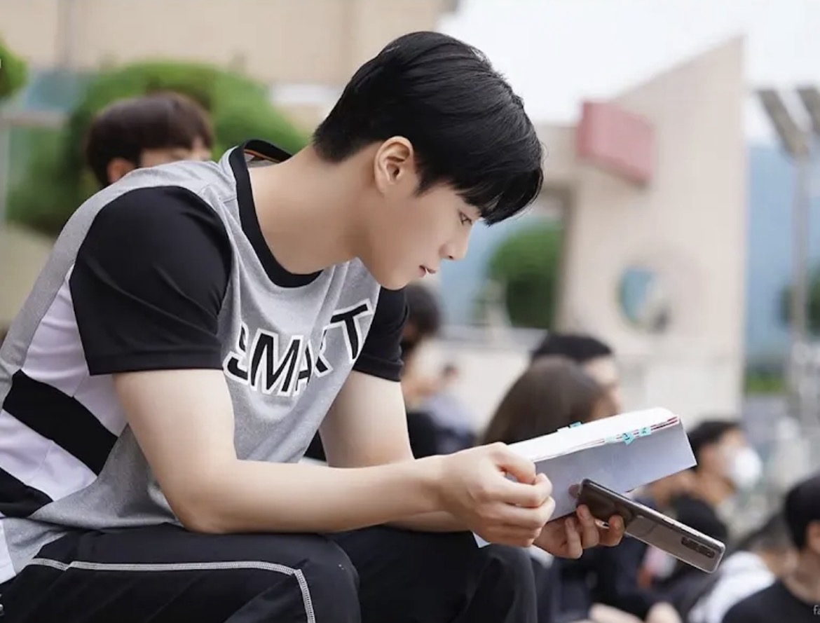 A moment captured by Moonbin (ASTRO)'s fan