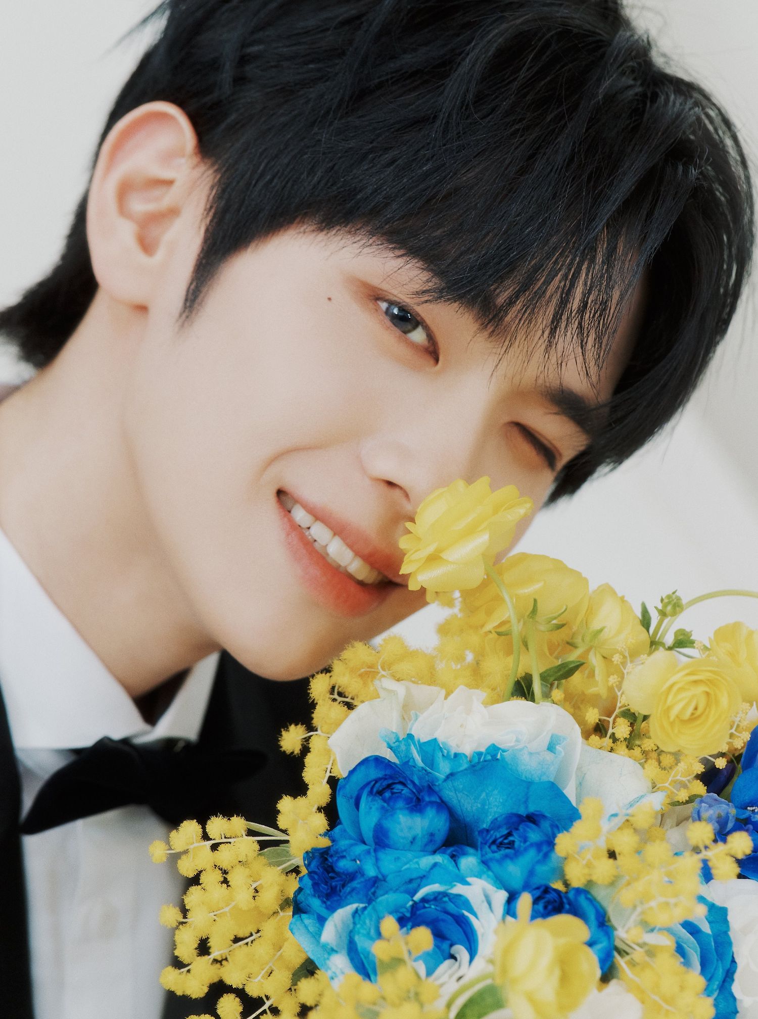 Recent activity shot of Kim Taerae (ZEROBASEONE)