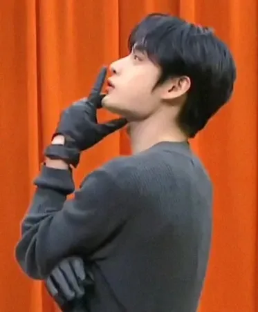 Latest photo of Kim Jiwoong (ZEROBASEONE)