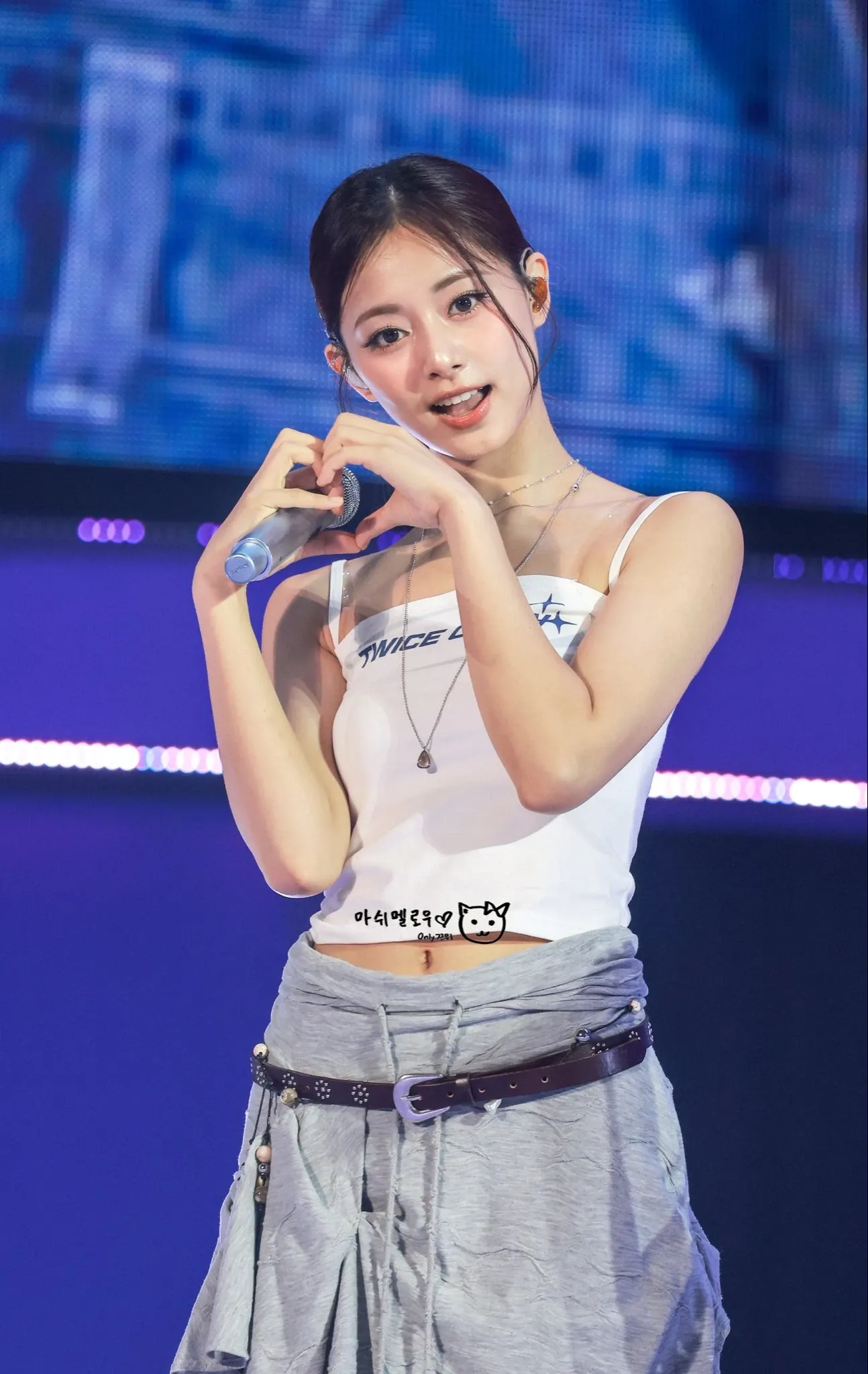 쯔위 (TWICE)의 비하인드 컷