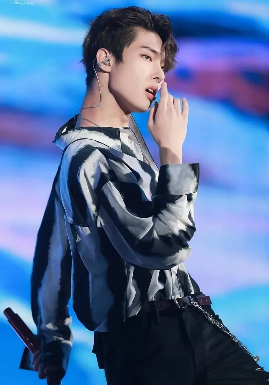 A moment captured by Mingi (ATEEZ)'s fan