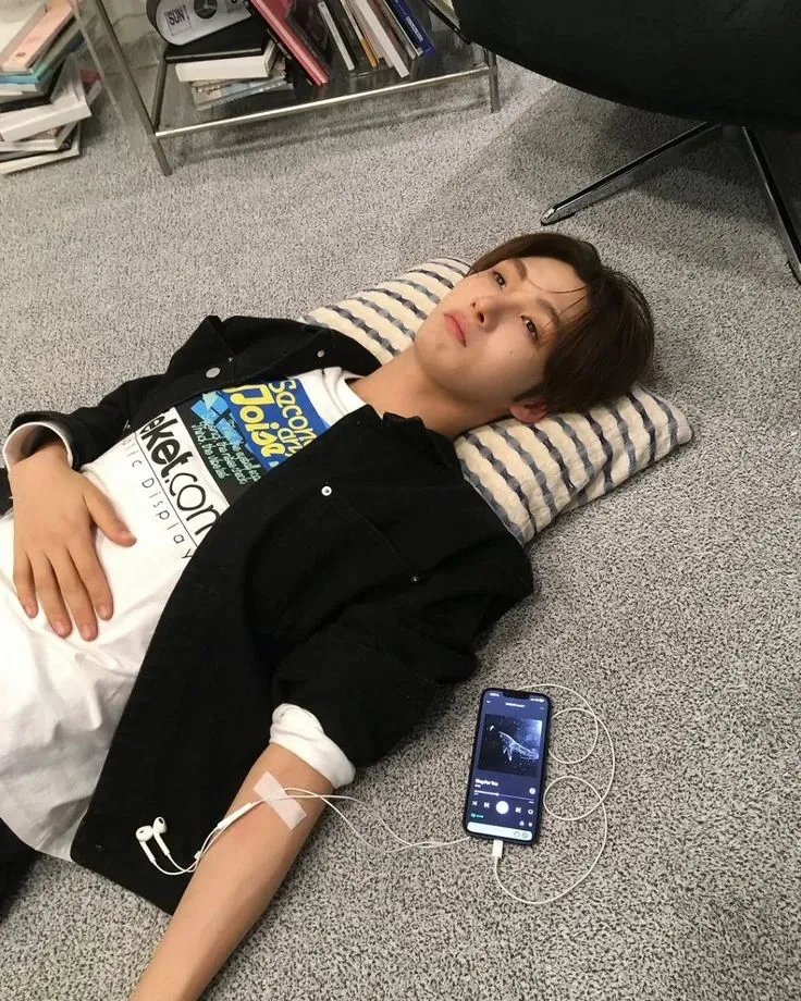 Behind-the-scenes cut of TWS